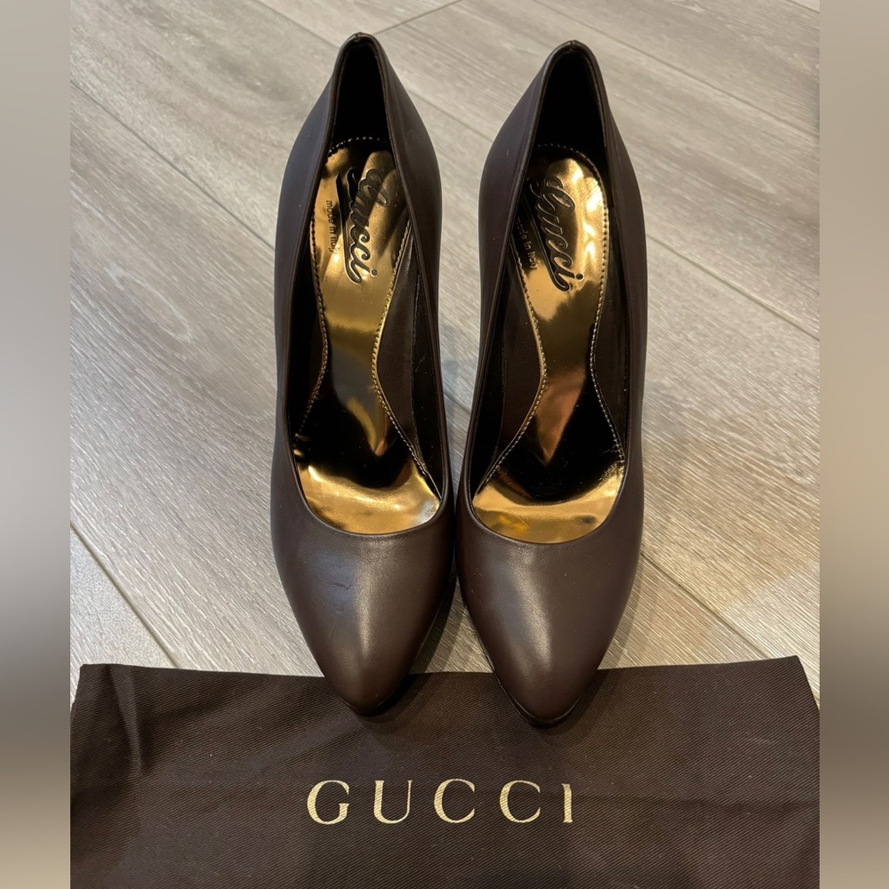 Gucci Brown Leather Pumps